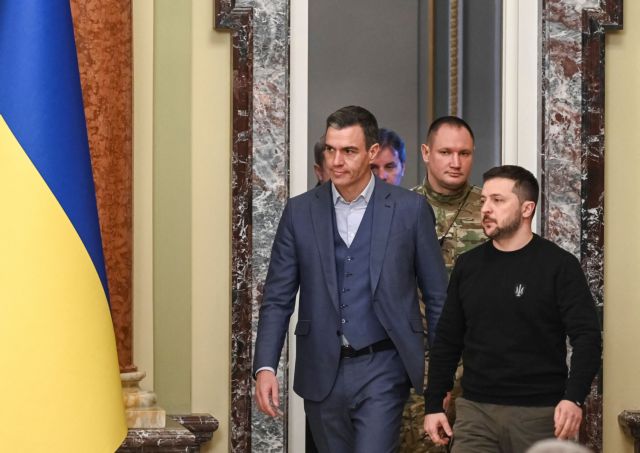 Ουκρανία: Στο Κίεβο ο Ισπανός πρωθυπουργός – Υποσχέθηκε να στείλει τουλάχιστον έξι άρματα Leopard