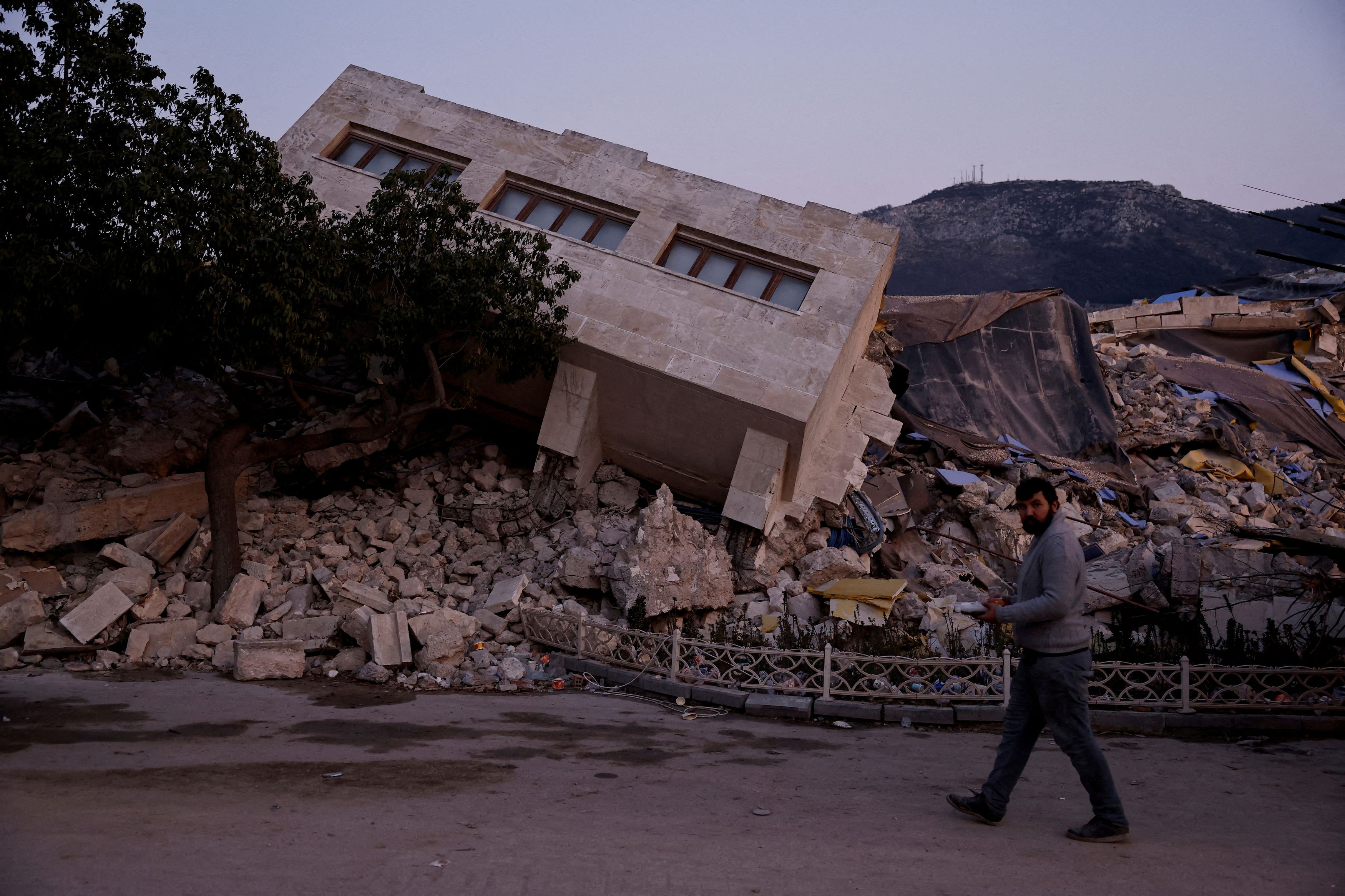 Σεισμός Τουρκία: Η κυβέρνηση εκδίδει νέους κανόνες ανοικοδόμησης