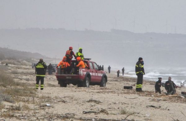 Ιταλία: Ξεπέρασαν τους 60 οι νεκροί στο ναυάγιο στην Καλαβρία – Δεκάδες τραυματίες με εγκαύματα
