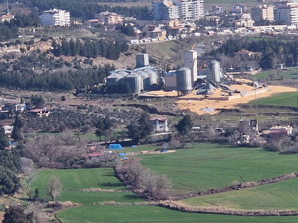 Σεισμός Τουρκία: Η ελληνική αποστολή ανακάλυψε ρήγμα εκατοντάδων μέτρων