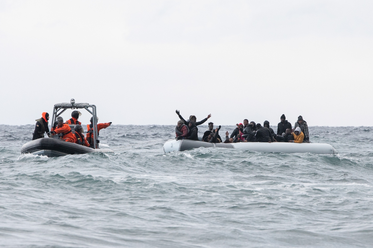 Ξεψυχώντας στα παγωμένα νερά της Μεσογείου - Ακόμα ένα ναυάγιο με νεκρούς πρόσφυγες