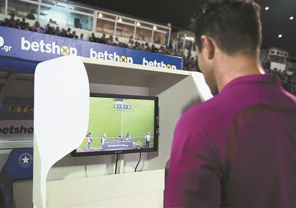 Κάποιοι λένε απλά τα δικά τους