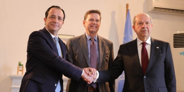 Κύπρος: Σε καλό κλίμα ολοκληρώθηκε η συνάντηση Χριστοδουλίδη – Τατάρ
