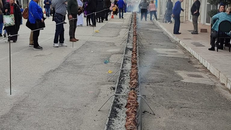 Αμφίκλεια: Έφτιαξαν κοντοσούβλι 130 μέτρων