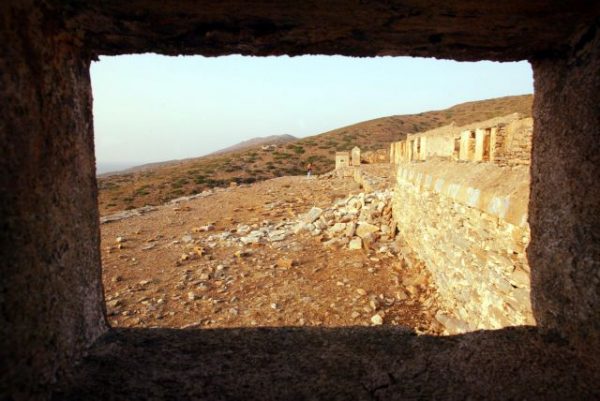 «Σώπαιναν οι λύκοι, γιατί ούρλιαζαν οι άνθρωποι» – Σαν σήμερα η Μακρόνησος μετατρέπεται σε κόλαση
