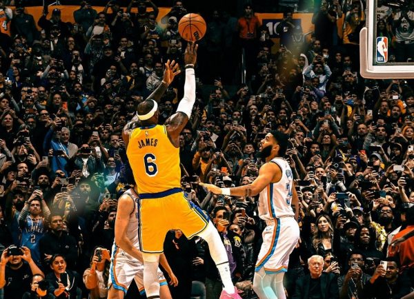 Το έσπασε το ρεκόρ ο μυθικός ΛεΜπρον Τζέιμς: Πρώτος σκόρερ στην ιστορία του NBA