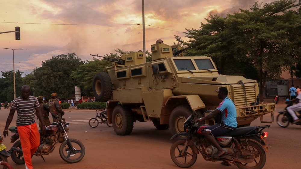 Μπουρκίνα Φάσο: Τερματίστηκε και επίσημα η παρουσία της γαλλικής ειδικής δύναμης Σαμπρ στη χώρα