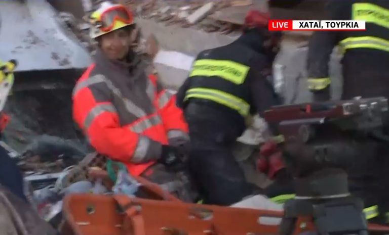 Σεισμός Τουρκία: Δεν τα κατάφερε να βγει σώα η μικρή Φατμά παρά τις ηρωικές προσπάθειες της ελληνικής ΕΜΑΚ