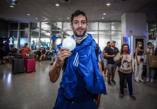 Μίλτος Τεντόγλου: «Πρόσεξα περισσότερο τα παπούτσια μου» – Δείχνει το γούρι του ενόψει Κωνσταντινούπολης