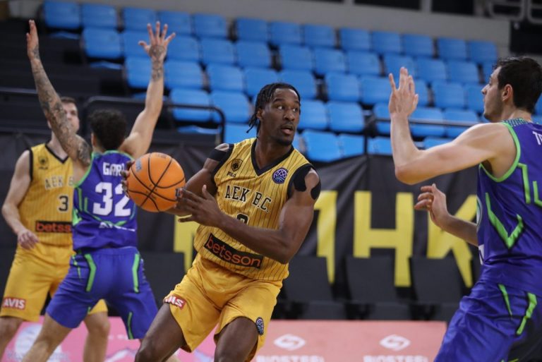 Τέλος από την ΑΕΚ ο ΜακΓκριφ (pic)