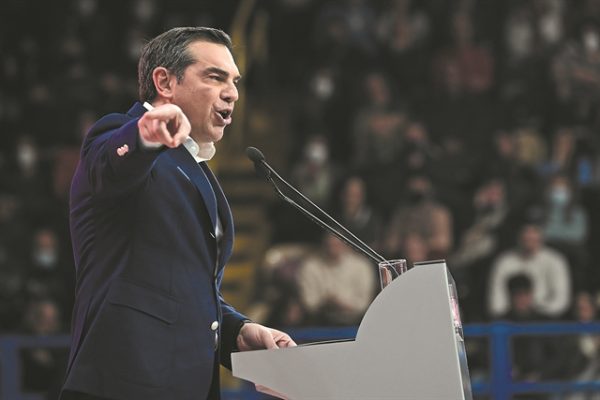 ΣΥΡΙΖΑ: Ο Τσίπρας κλιμακώνει την επίθεση στο ΠΑΣΟΚ