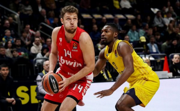 «Παρέλαση» του Ολυμπιακού και στο Βερολίνο (93-60)