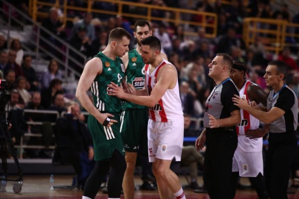 Παπανικολάου: «Να μην στοχοποιηθεί ο Αγραβάνης»