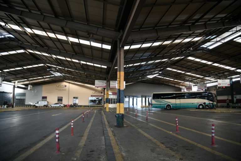 Θεσσαλονίκη: Πλάκωσαν στο ξύλο οδηγό λεωφορείου των ΚΤΕΛ