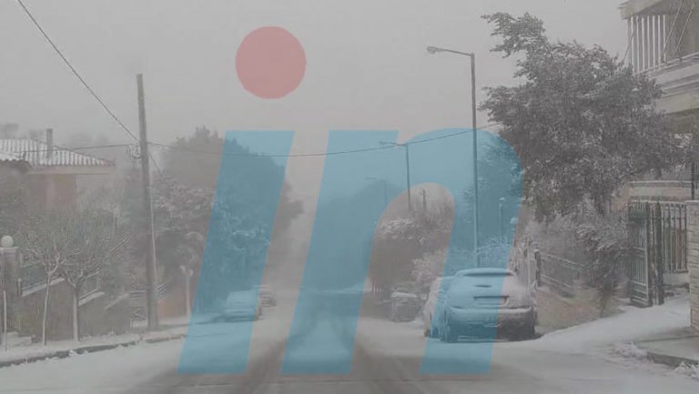 Χιόνι στην Αθήνα: Η «Μπάρμπαρα» σφυροκοπά τη χώρα – Ποιες περιοχές έχουν ντυθεί στα λευκά