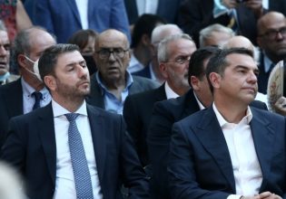 ΠΑΣΟΚ: Γιατί ο Τσίπρας στοχοποιεί τον Ανδρουλάκη