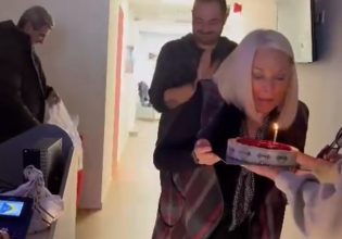 Ρούλα Κορομηλά: Η έκπληξη που της ετοίμασαν οι συνεργάτες της για τα γενέθλιά της