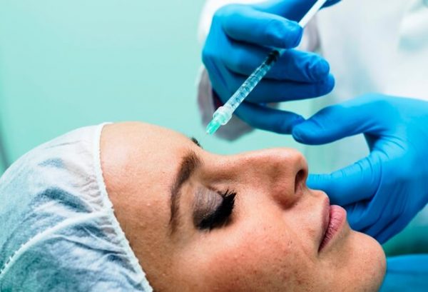 Δερματολόγοι: Μην κάνετε μπότοξ σε μη πιστοποιημένα κέντρα – Γυναίκες μπορεί να υποστούν ακόμη και τύφλωση
