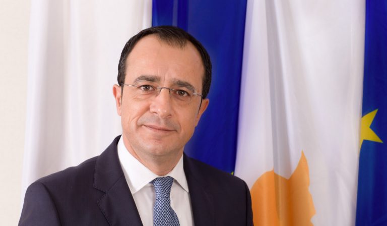 Νίκος Χριστοδουλίδης: Η τηλεφωνική επικοινωνία με τον Κυριάκο Μητσοτάκη και η πρόσκληση που δέχτηκε