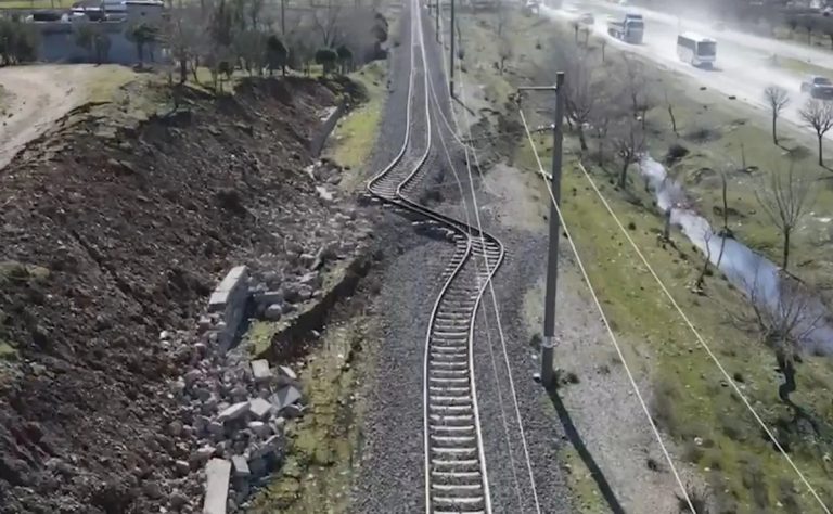 Σεισμός σε Τουρκία και Συρία: Αδιανόητα μεγάλο το ρήγμα [βίντεο και εικόνες]