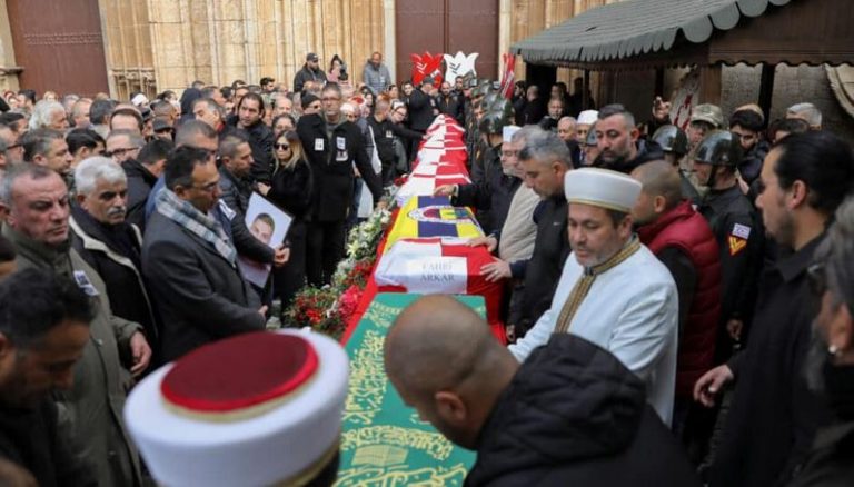 Σεισμός στην Τουρκία: Θρήνος στην Αμμόχωστο στις κηδείες των μελών της σχολικής ομάδας βόλεϊ