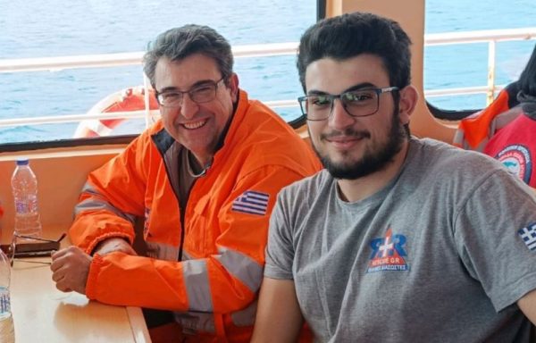 Σεισμός στην Τουρκία: Ο έλληνας πατέρας με τον γιο του που αναζητούσαν την ελπίδα στα χαλάσματα