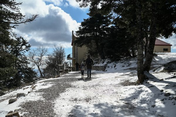Χιόνι: Καλά κρατεί η «μάχη» των μετεωρολόγων – Τι προβλέπει ο Αρναούτογλου