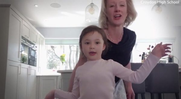 Το τελευταίο τηλεφώνημα της Emma Pattison – Λίγα λεπτά μετά θα έπεφτε νεκρή με την κορούλα της