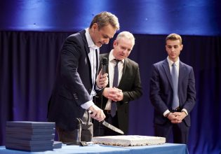 Μητσοτάκης: Τάζει μπόνους στους συνταξιούχους που δεν είδαν αύξηση