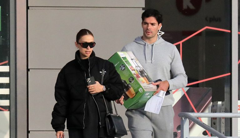 Το μοναδικό σχόλιο στις φωτογραφίες με το μωράκι της που απάντησε η Φουρέιρα