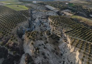 Σεισμός στην Τουρκία: Ελαιώνας μετατράπηκε σε φαράγγι – Συγκλονιστικές εικόνες