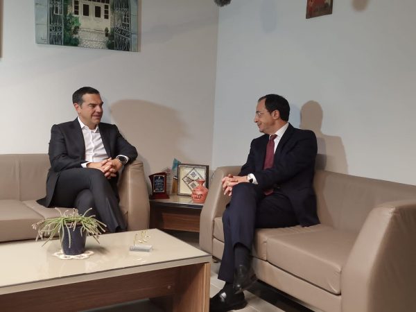 Κύπρος: Θερμή συνάντηση Τσίπρα – Χριστοδουλίδη