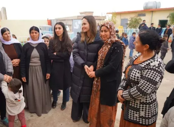 Αντζελίνα Τζολί: Στο πλευρό των επιζόντων του Βόρειου Ιρακ