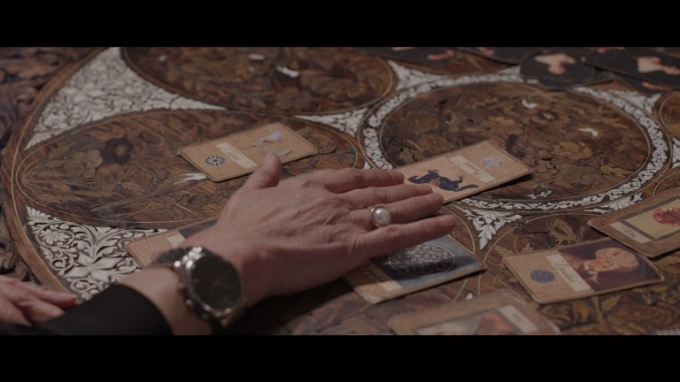 MEGA Stories: Πόσο μας ορίζει η μοίρα μας; Μπορούμε να τη χειραγωγήσουμε;