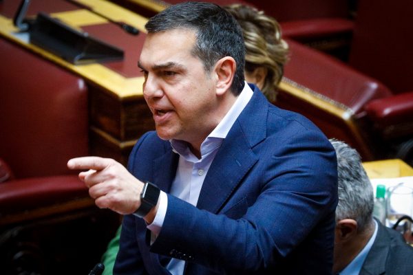 Βουλή: «Αν απαντήσετε γιατί παρακολουθούσατε τους πάντες επιστρέφουμε στις ψηφοφορίες» η απάντηση Τσίπρα