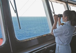 Ναυτιλία: Ανησυχία για τους εγκαταλελειμμένους ναυτικούς – Ραγδαία αύξηση το 2022