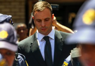 Η ώρα της κρίσης για τον Όσκαρ Πιστόριους – «Τα χρήματα του αίματος» στην οικογένεια της Ρίβα Στίνκαμπ