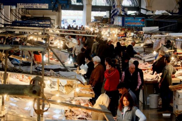 Σαρακοστή: Aκριβότερο φέτος το παραδοσιακό τραπέζι της Kαθαρά Δευτέρας