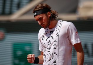 Στέφανος Τσιτσιπάς: Μετά την ήττα απολαμβάνει τις χειμερινές βουτιές του