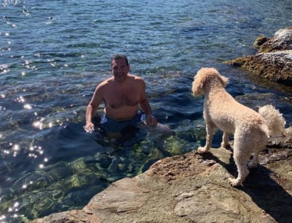 Γδύθηκε ο Τσίπρας για την Κάρμεν (καυτές pics)