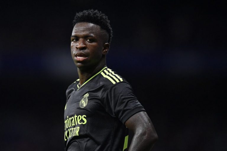 Η ισπανική λίγκα συνεχίζει τις έρευνες για την ρατσιστική επίθεση στον Βινίσιους