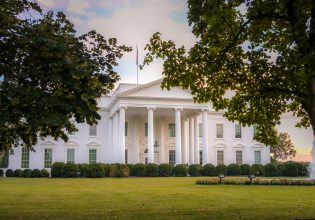 Λευκός Οίκος: Eδωσε ένα μήνα διορία για την απαγόρευση του TikTok