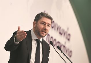 Αντεπίθεση Ανδρουλάκη και πιο βαθύ ρήγμα