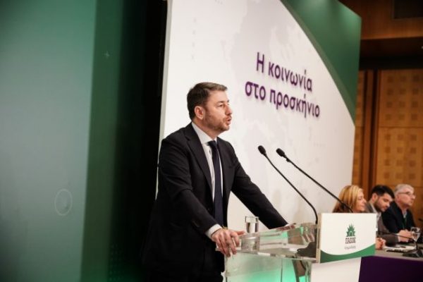 «Λερωμένα» προοδευτικά μητρώα: Η απάντηση Ανδρουλάκη στον Τσίπρα