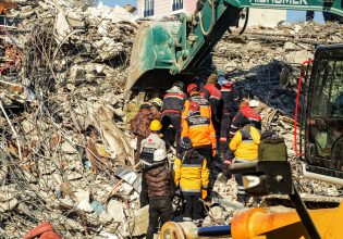 Σεισμός στην Τουρκία: Ανθρακωρύχοι έφθασαν με τα πόδια στην Αντιόχεια για να βοηθήσουν