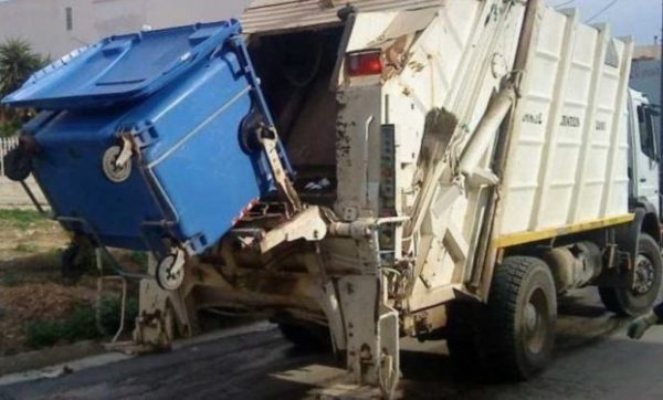 Stop Περιφερειάρχη Πελοποννήσου στην αποκομιδή απορριμάτων στις οδούς αρμοδιότητας της περιφέρειας