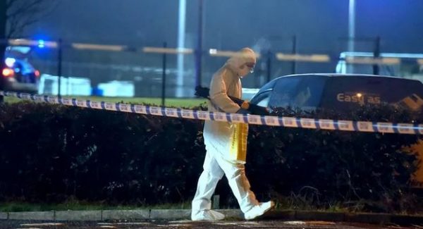 Βρετανία: Ένοπλοι πυροβόλησαν αστυνομικό στη Βόρεια Ιρλανδία – Υποψίες πως ευθύνεται η New IRA