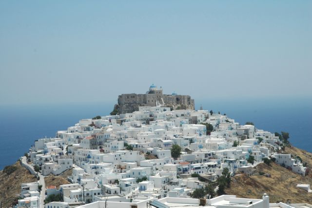 Guardian: Θεαματική τουριστική ανάπτυξη της Ελλάδας - Τι δηλώνει ο Βασίλης Κικίλιας