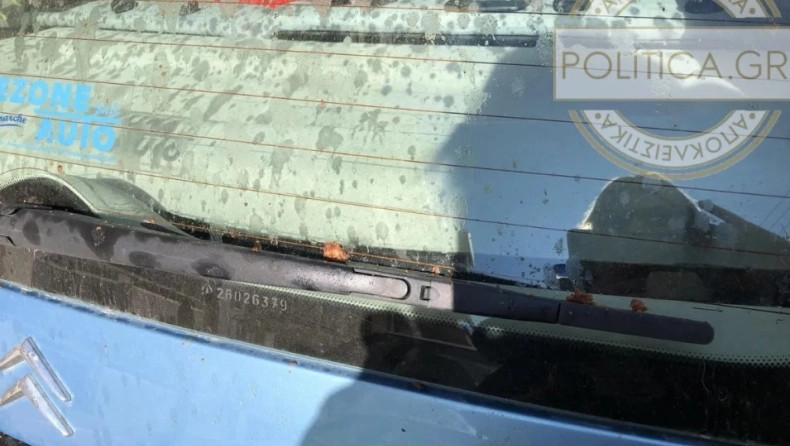 Ηράκλειο: «Έλουσε» αυτοκίνητο με κιμά, γιατί… πάρκαρε μπροστά στο σπίτι του