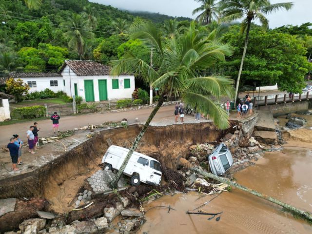 Βραζιλία: 65 οι νεκροί από τις φονικές κατολισθήσεις και πλημμύρες